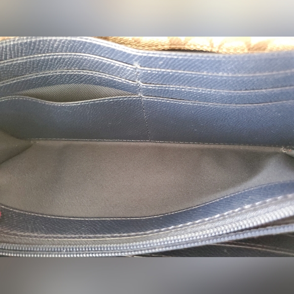 ***SOLD***COACH Crossgrain Accordion Zip Around Signature Navy Leather Wallet - Picture 9 of 12